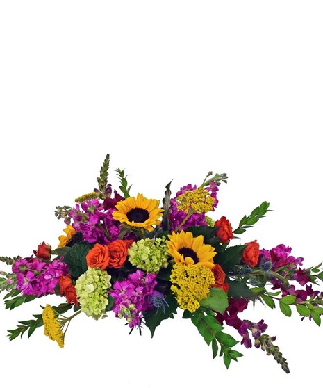 Autumnal centerpiece with colors of the sunset.